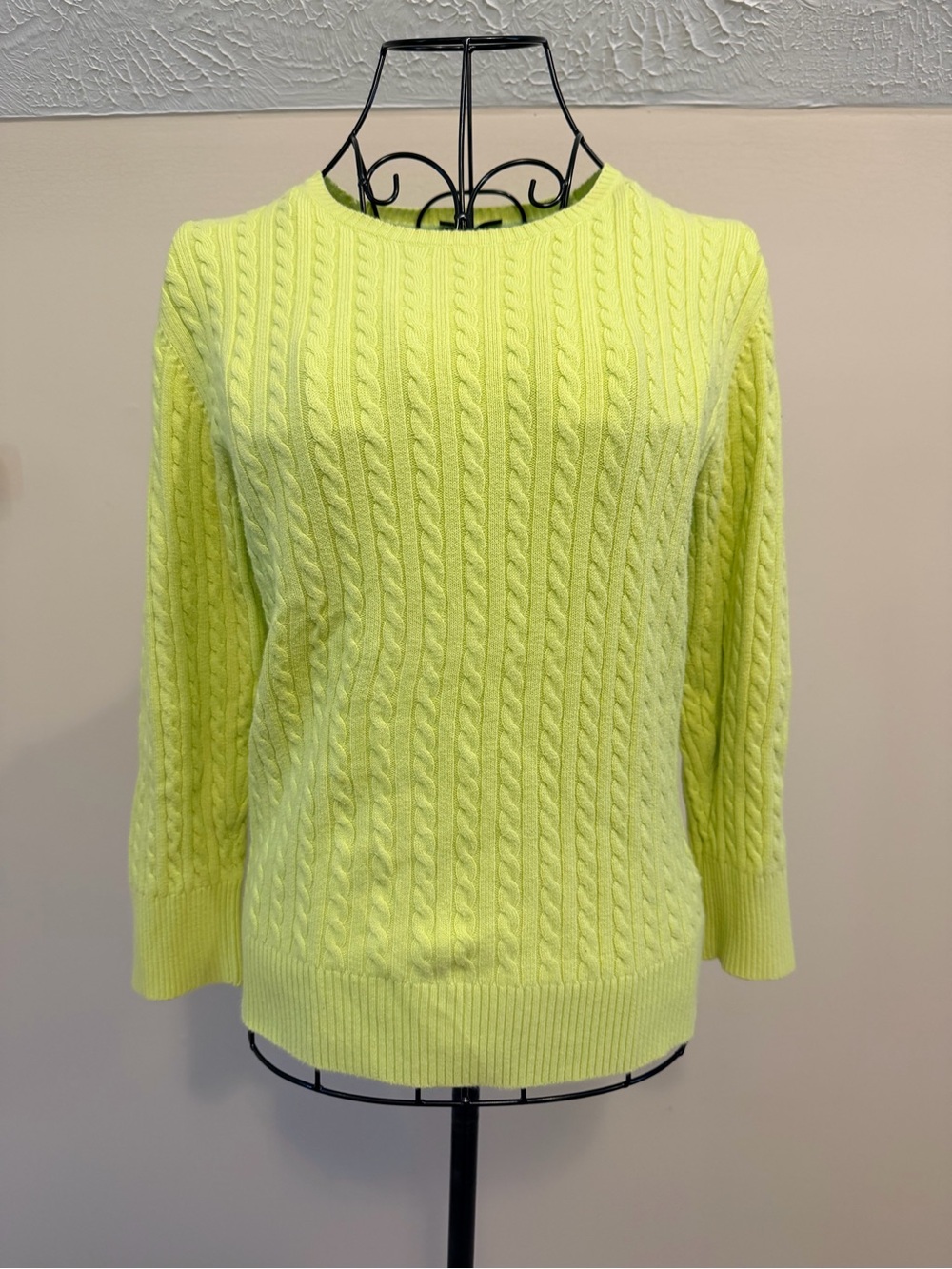 Woman's Gap Chartreuse Classic Preppy Cable Knit Sweater Size Medium